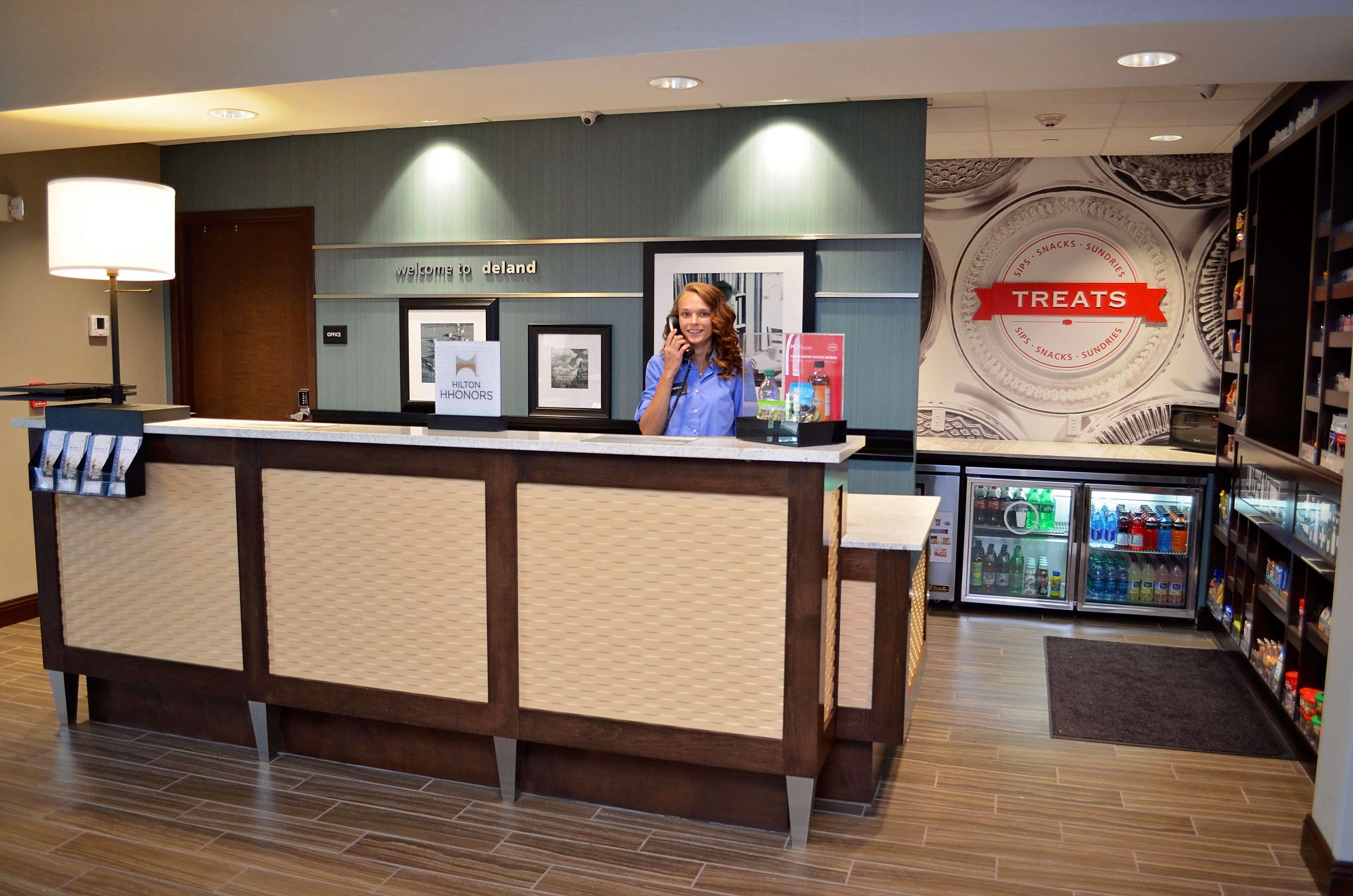 Hampton Inn & Suites - Де-Ленд Екстер'єр фото